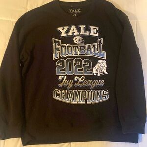 2022 Yale University football sweatshirt XL